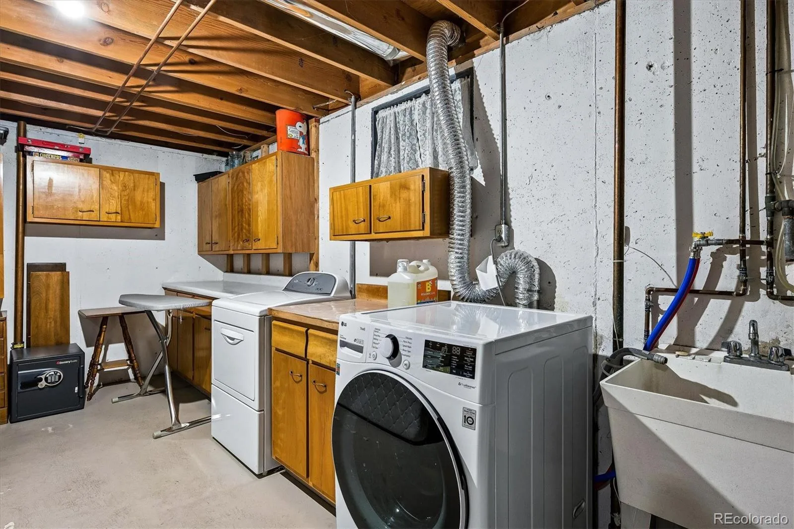8264 E Kenyon Drive Denver CO 80237 MLS #REC7614815 06122026202542 1600 22