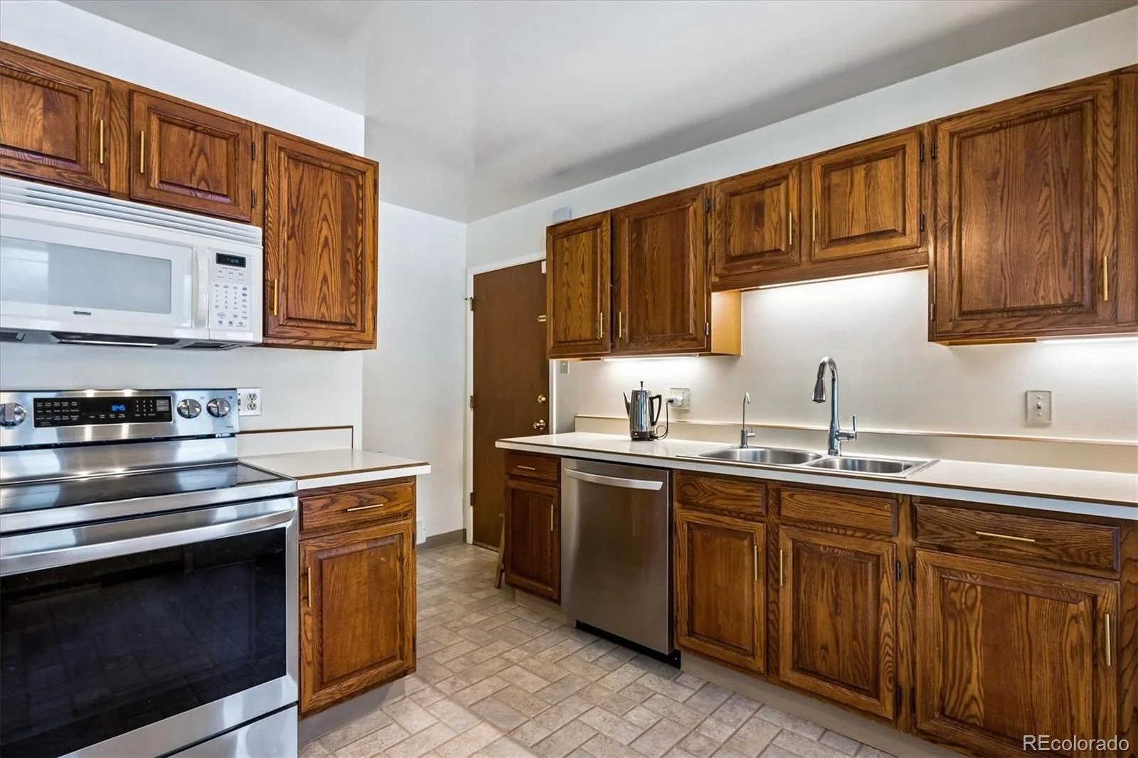8264 E Kenyon Drive Denver CO 80237 MLS #REC7614815 06122026202542 1600 9