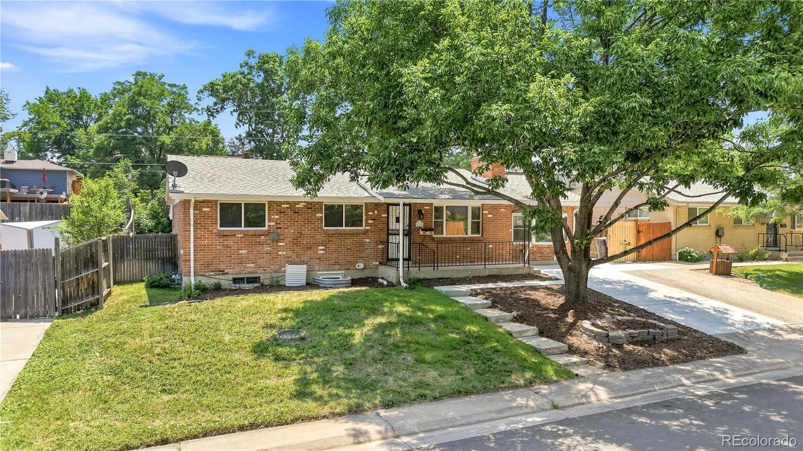 4264 W Radcliff Avenue Denver CO 80236 | MLS #REC7618578 08202026173043 1600 20