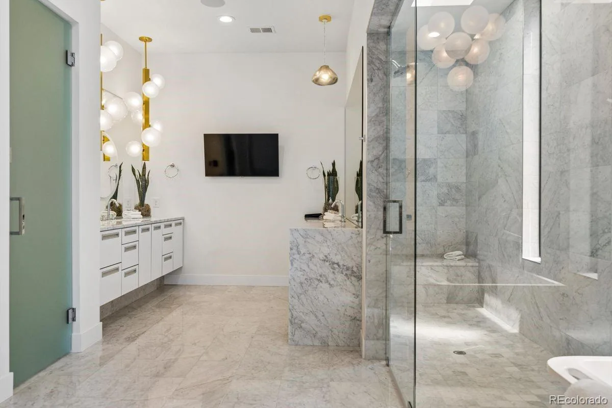 2821 E Cedar Avenue #17 Denver CO 80209 MLS #REC7618979 06182026000019 1200 27