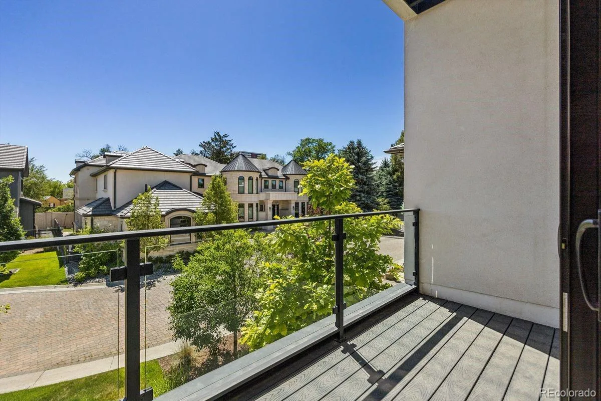 2821 E Cedar Avenue #17 Denver CO 80209 MLS #REC7618979 06182026000019 1200 32
