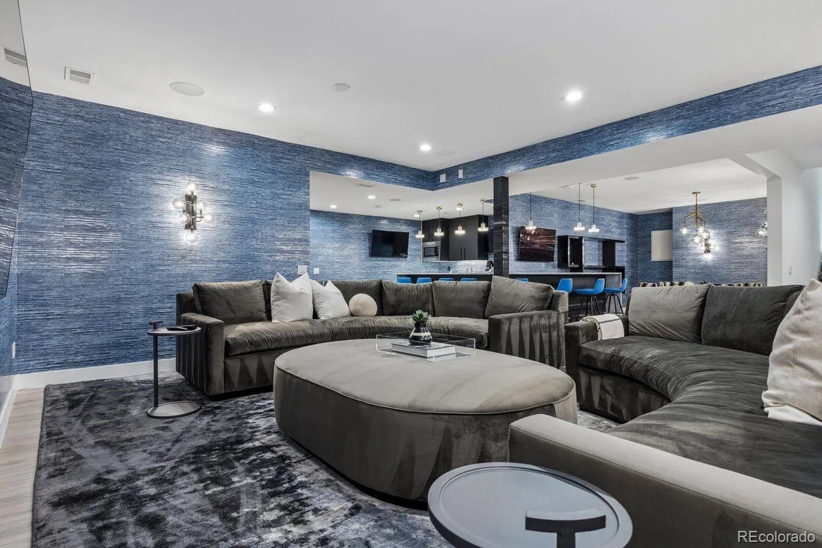 2821 E Cedar Avenue #17 Denver CO 80209 MLS #REC7618979 06182026000019 1200 33