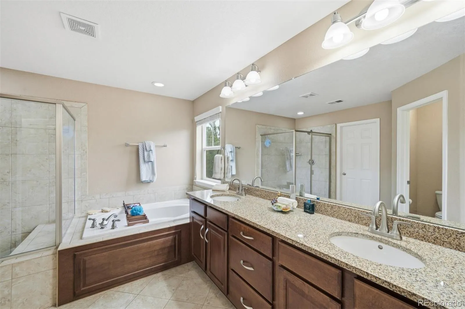 25690 E Hoover Place Aurora CO 80016 MLS #REC7622192 05192026053605 1600 28