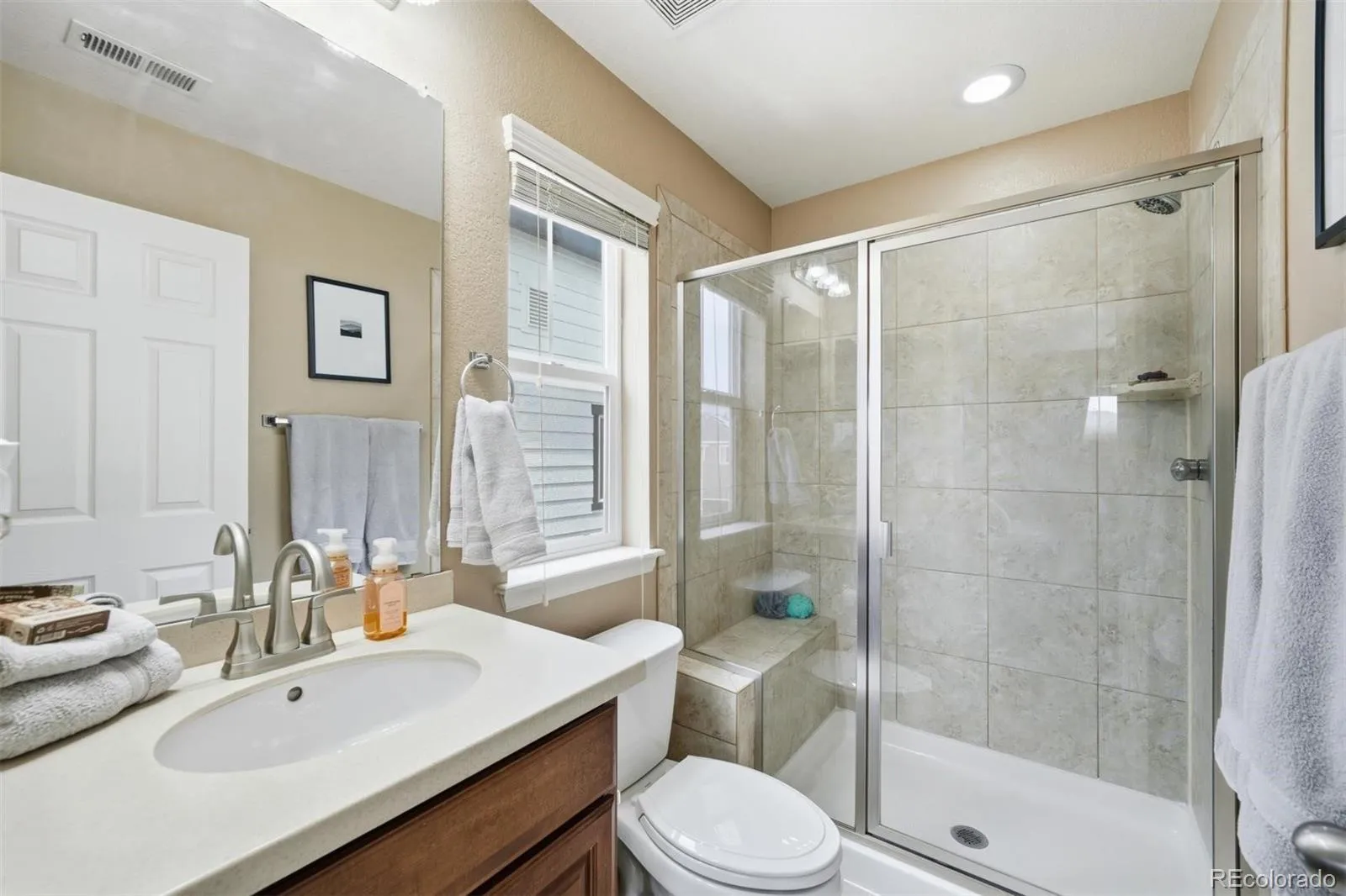 25690 E Hoover Place Aurora CO 80016 MLS #REC7622192 05192026053605 1600 36
