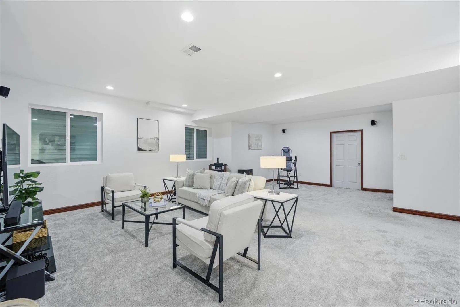 25690 E Hoover Place Aurora CO 80016 MLS #REC7622192 05192026053605 1600 38