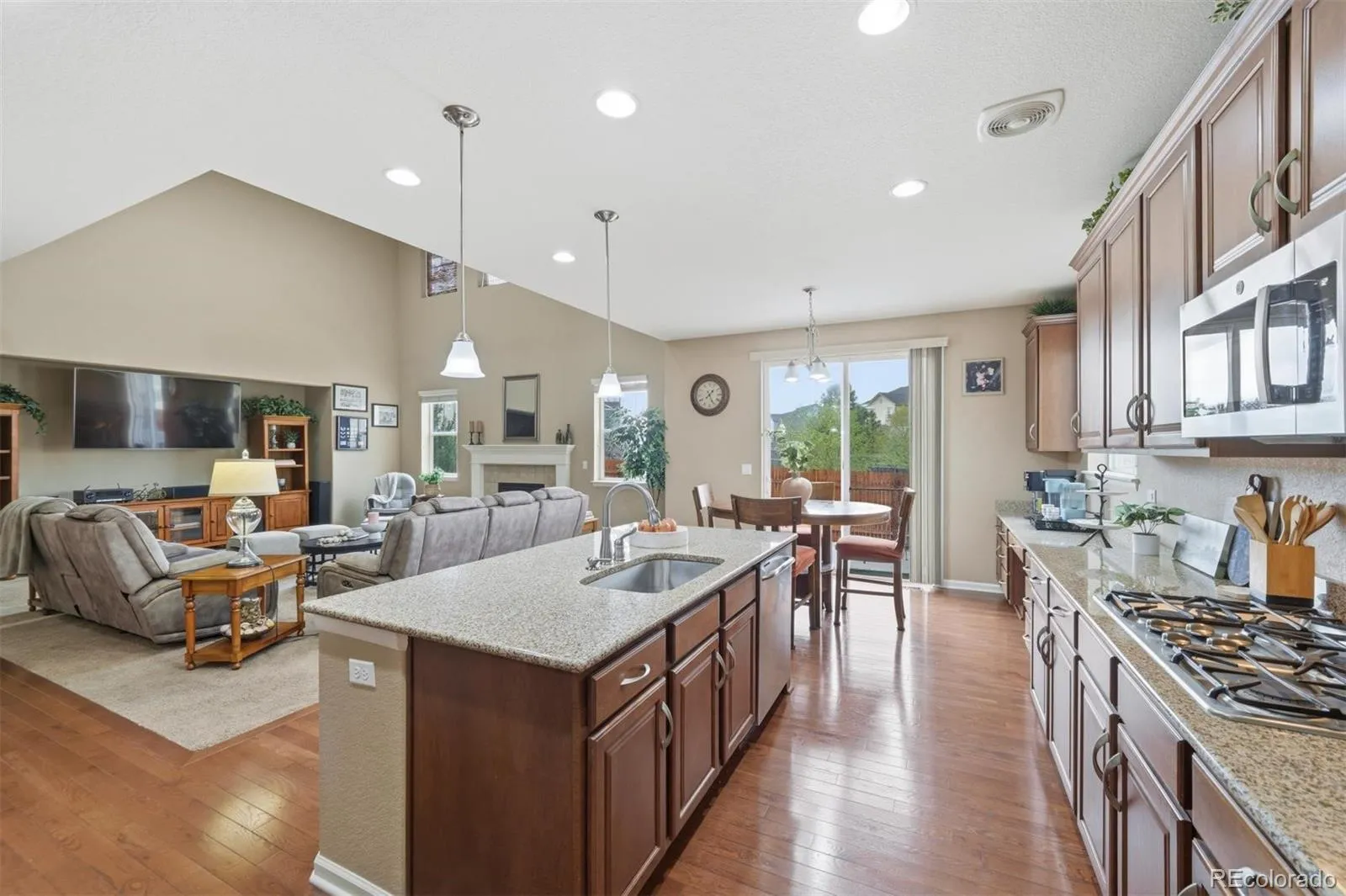 25690 E Hoover Place Aurora CO 80016 MLS #REC7622192 05192026053605 1600 8