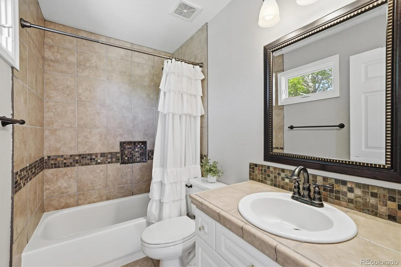 15718 E Prentice Drive Centennial CO 80015 MLS #REC7622820 06172026051032 1600 17