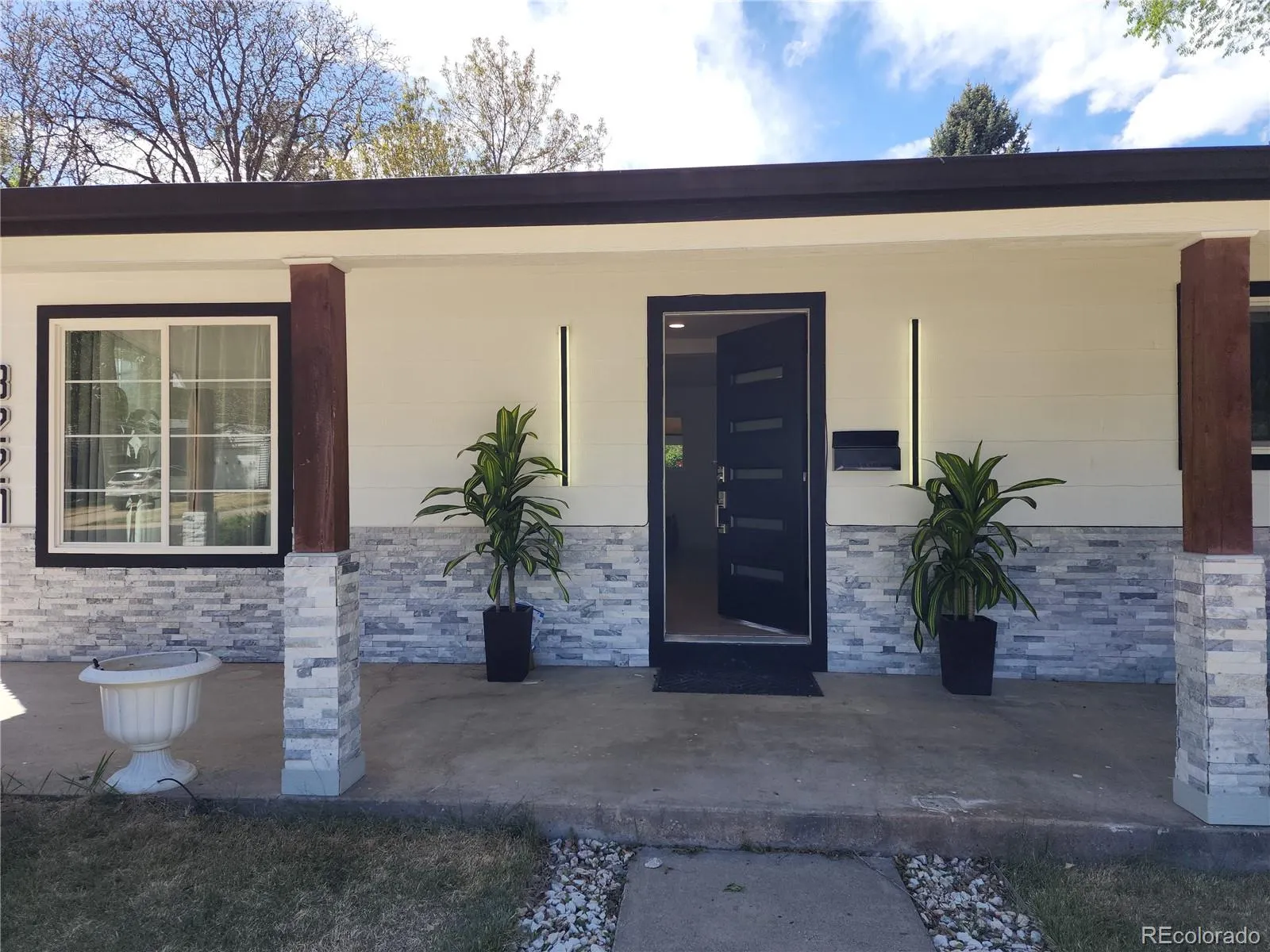 3227 S Grape Street Denver CO 80222 MLS #REC3757699 05162026041403 1600 19