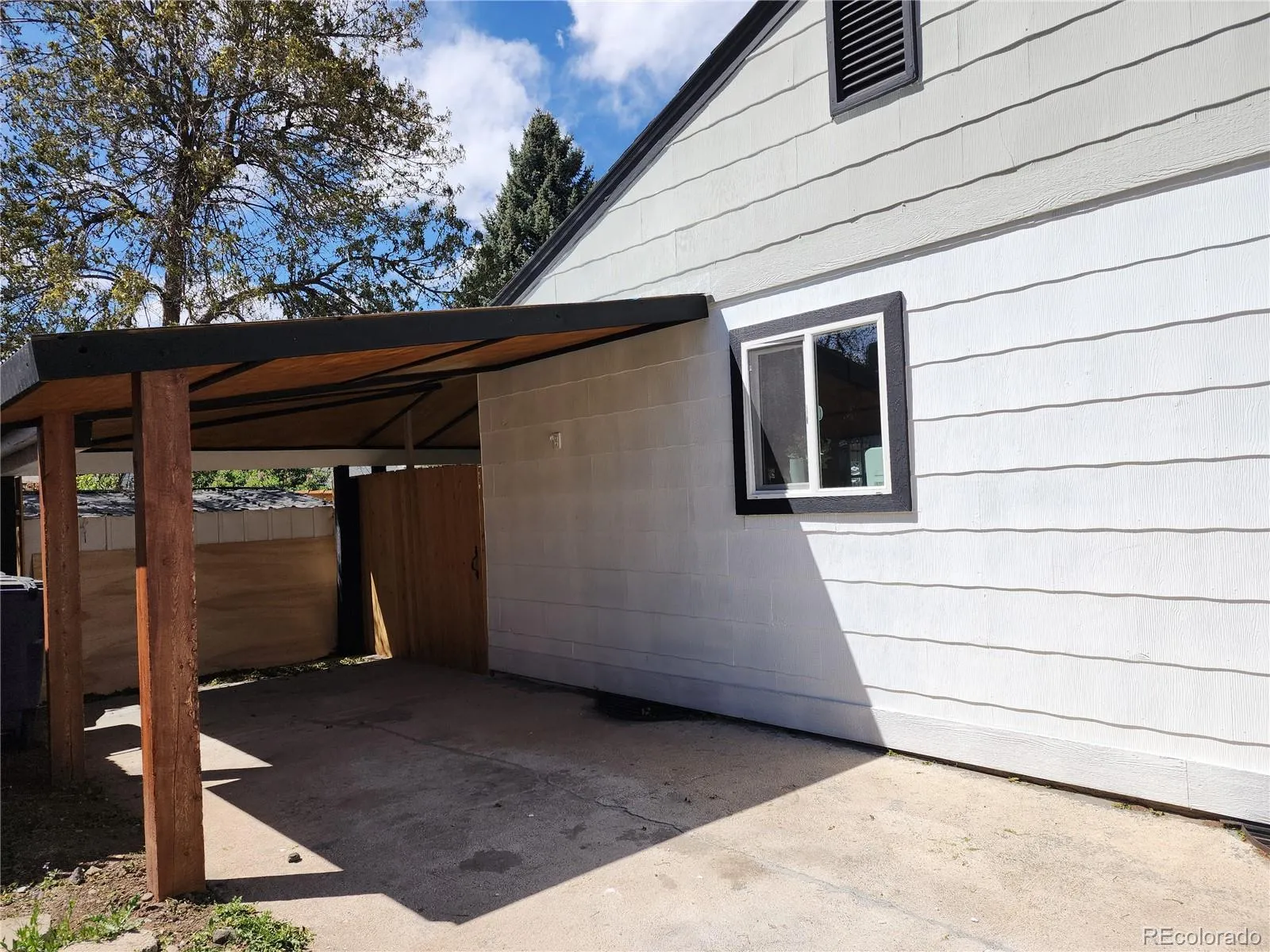3227 S Grape Street Denver CO 80222 MLS #REC3757699 05162026041403 1600 26