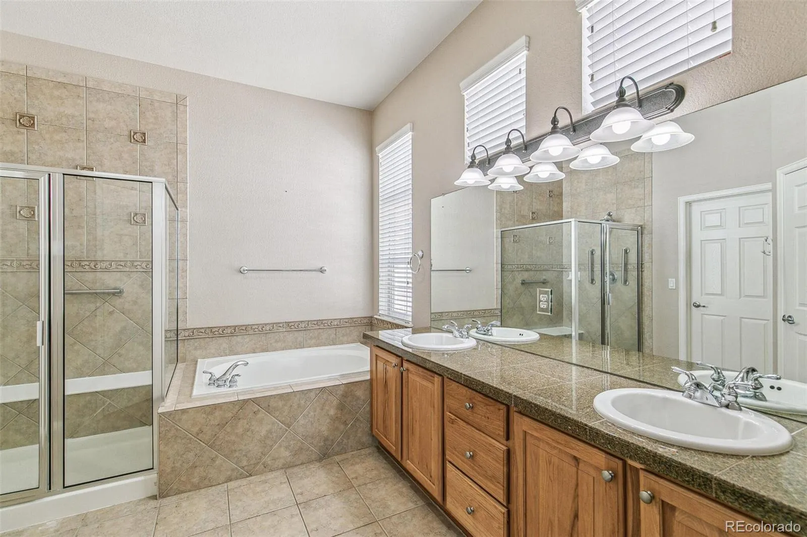 6085 Nile Circle Golden CO 80403 MLS #REC7622959 05282026163310 1600 17