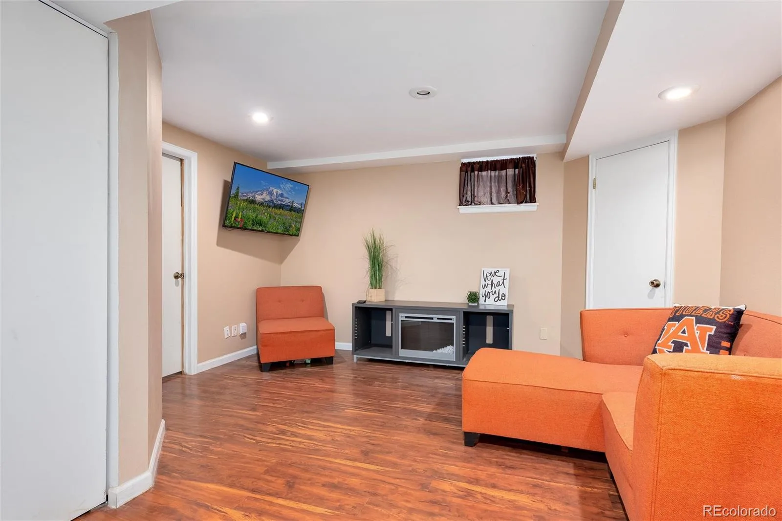 8955 W 80th Drive Arvada CO 80005 | MLS #REC7624133 08122026224158 1600 32