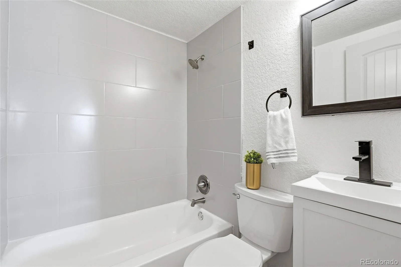 3130 W Longfellow Place Denver CO 80221 | MLS #REC7629632 07072026213802 1600 13