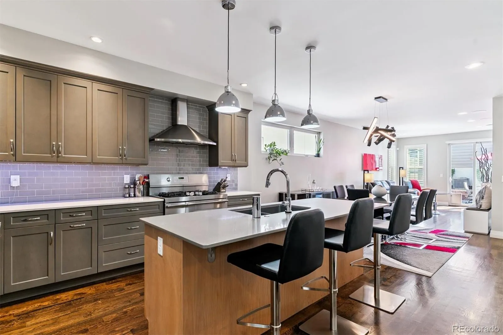 04112026192122 1600 10