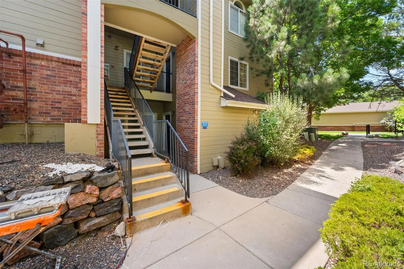 8422 S Upham Way #G57 Littleton CO 80128 | MLS #REC7635758 08192026034539 1600 25