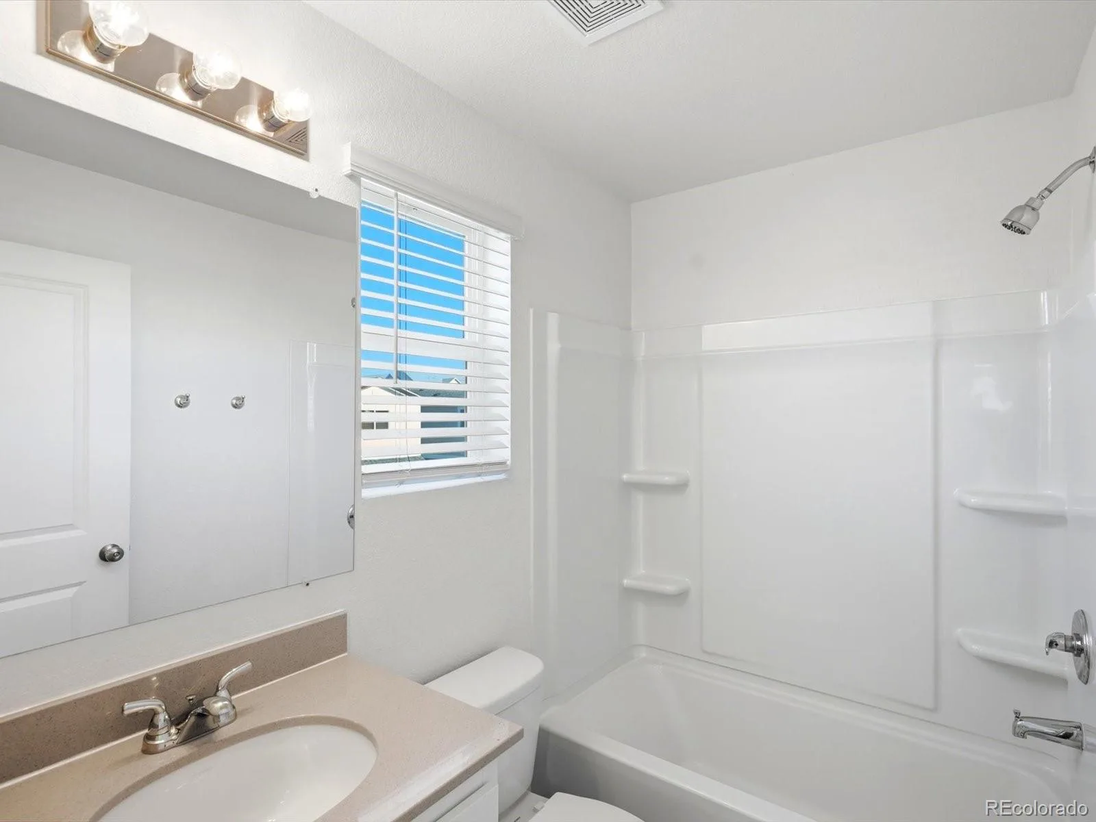 5077 N Walden Way Denver CO 80249 | MLS #REC7637007 08282026000453 1600 19