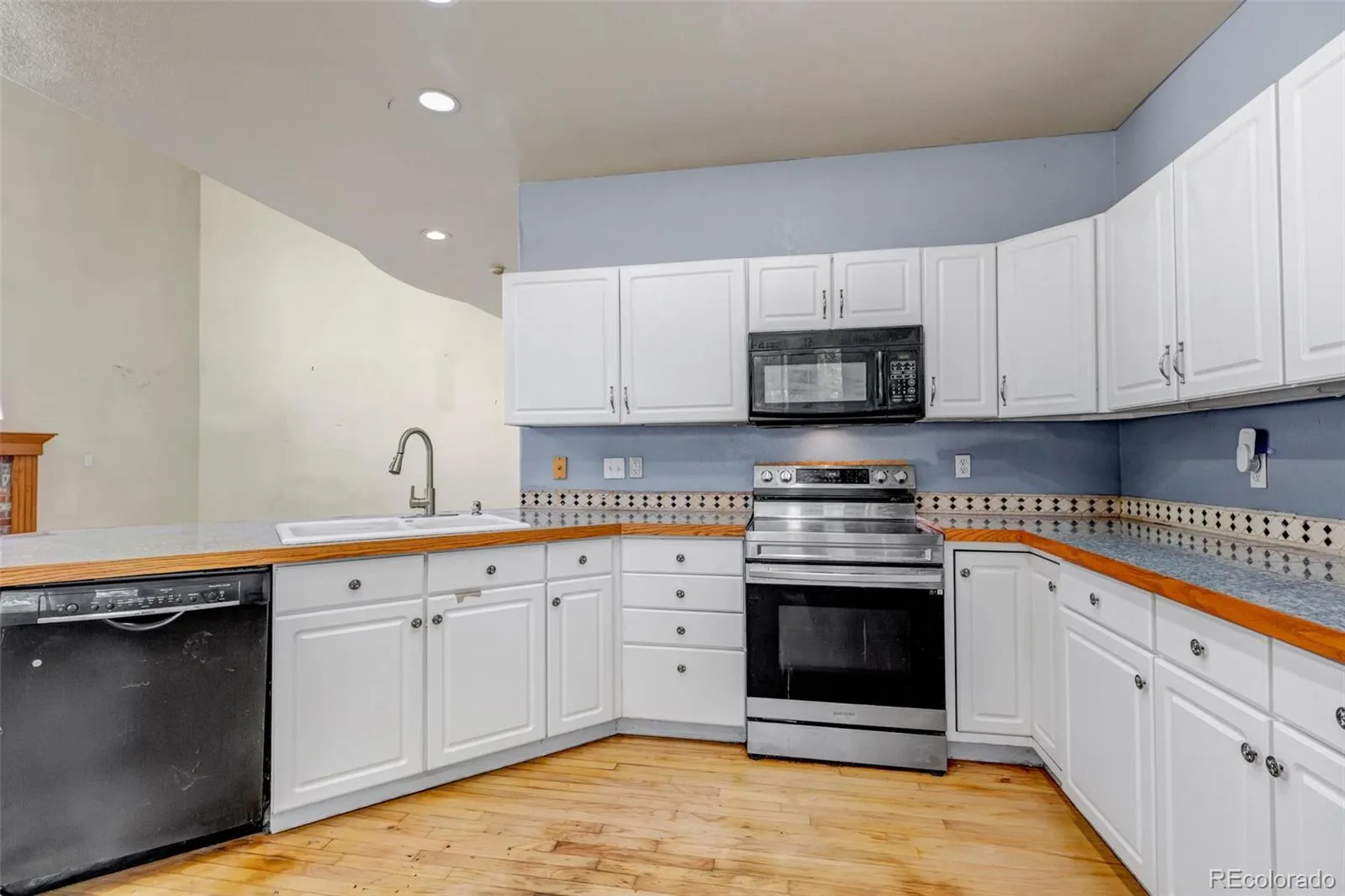 1415 Snowberry Lane Broomfield CO 80020 MLS #REC7638116 05112026152347 1600 5