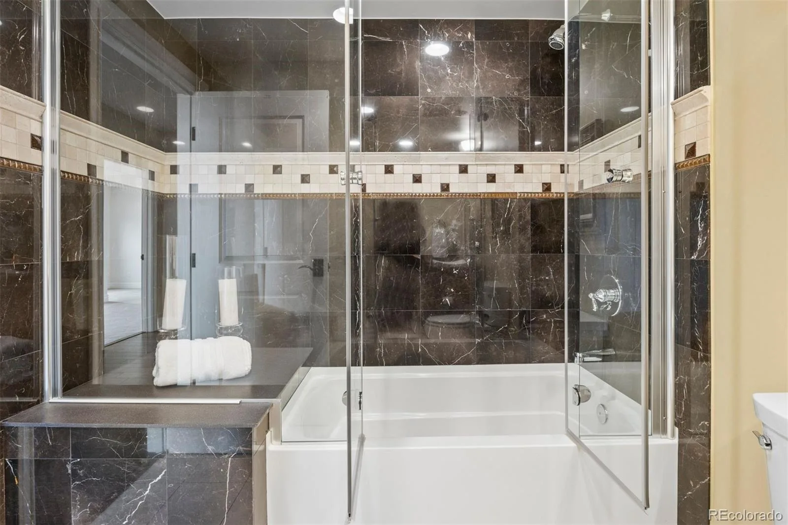 2001 Lincoln Street #2820 Denver CO 80202 | MLS #REC7639470 10022026143532 1600 24