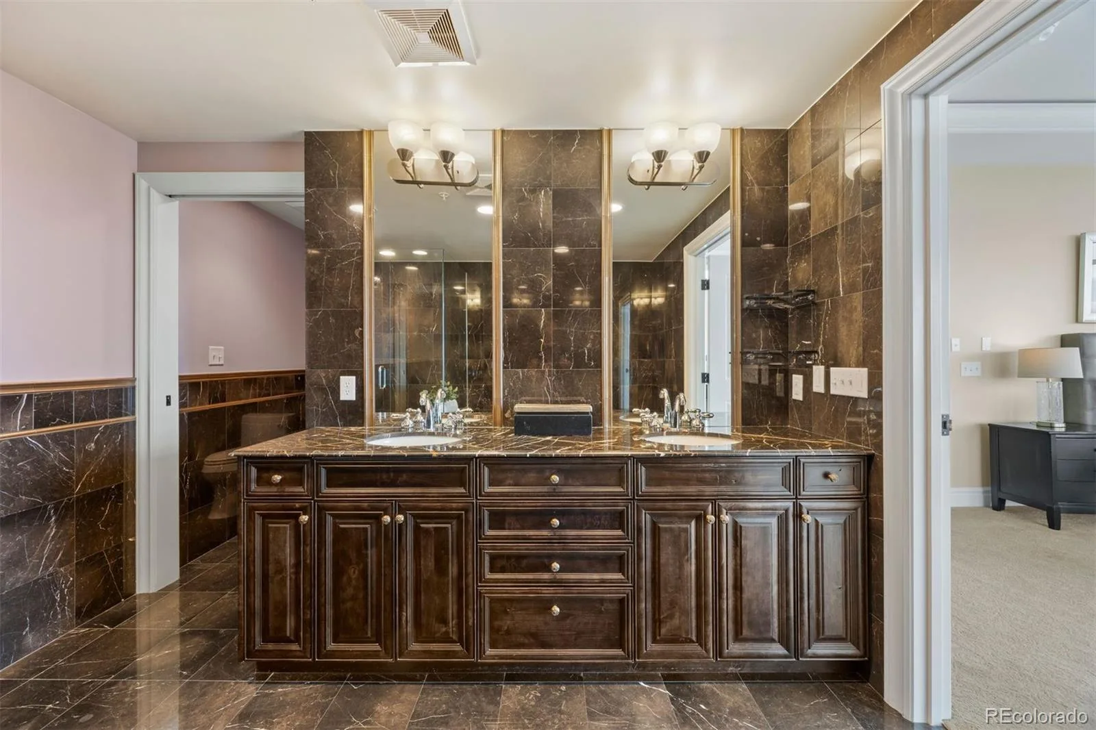 2001 Lincoln Street #2820 Denver CO 80202 | MLS #REC7639470 10022026143532 1600 31