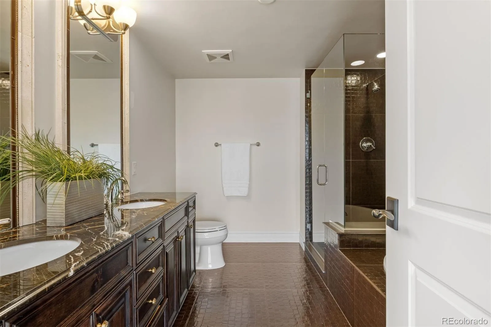2001 Lincoln Street #2820 Denver CO 80202 | MLS #REC7639470 10022026143532 1600 36