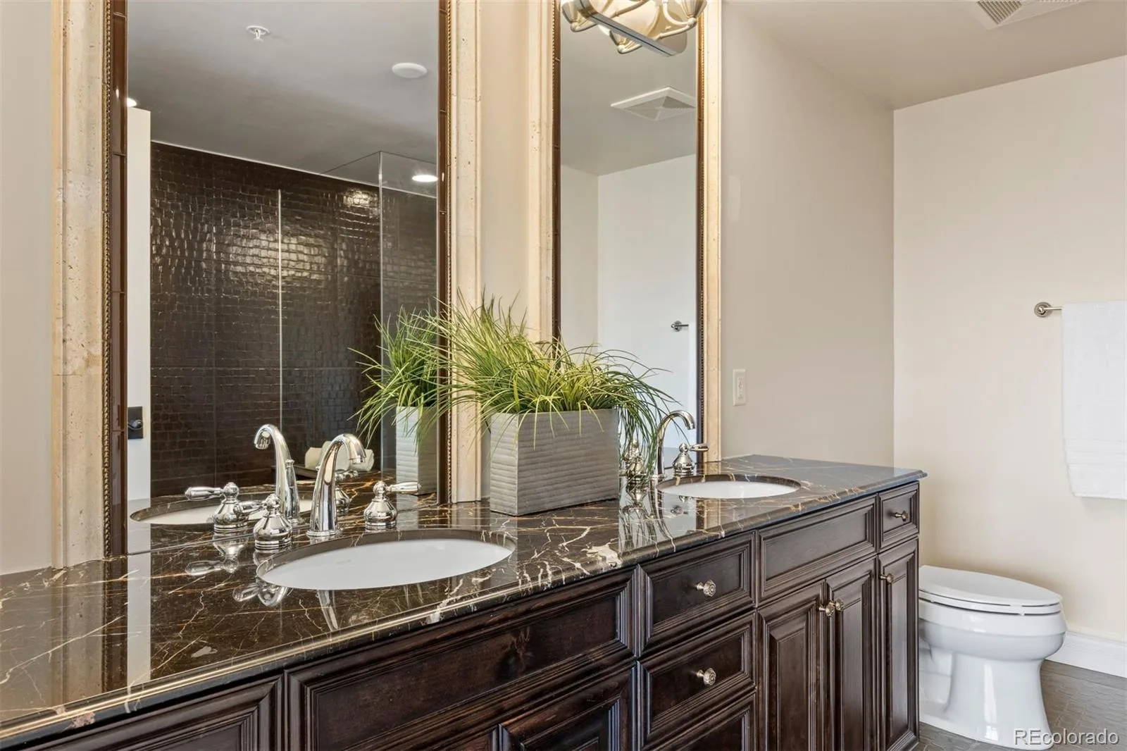 2001 Lincoln Street #2820 Denver CO 80202 | MLS #REC7639470 10022026143532 1600 37