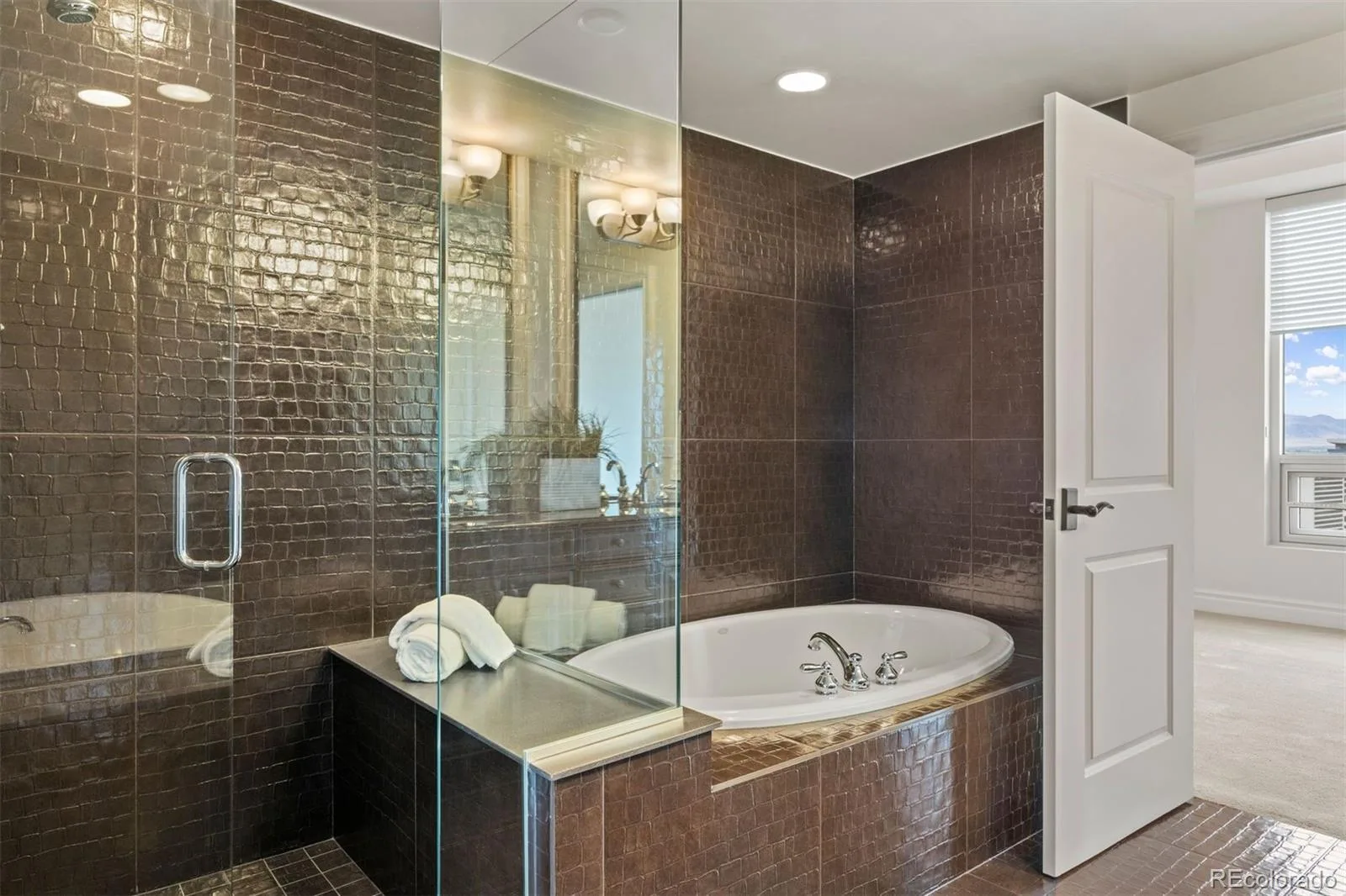 2001 Lincoln Street #2820 Denver CO 80202 | MLS #REC7639470 10022026143532 1600 38