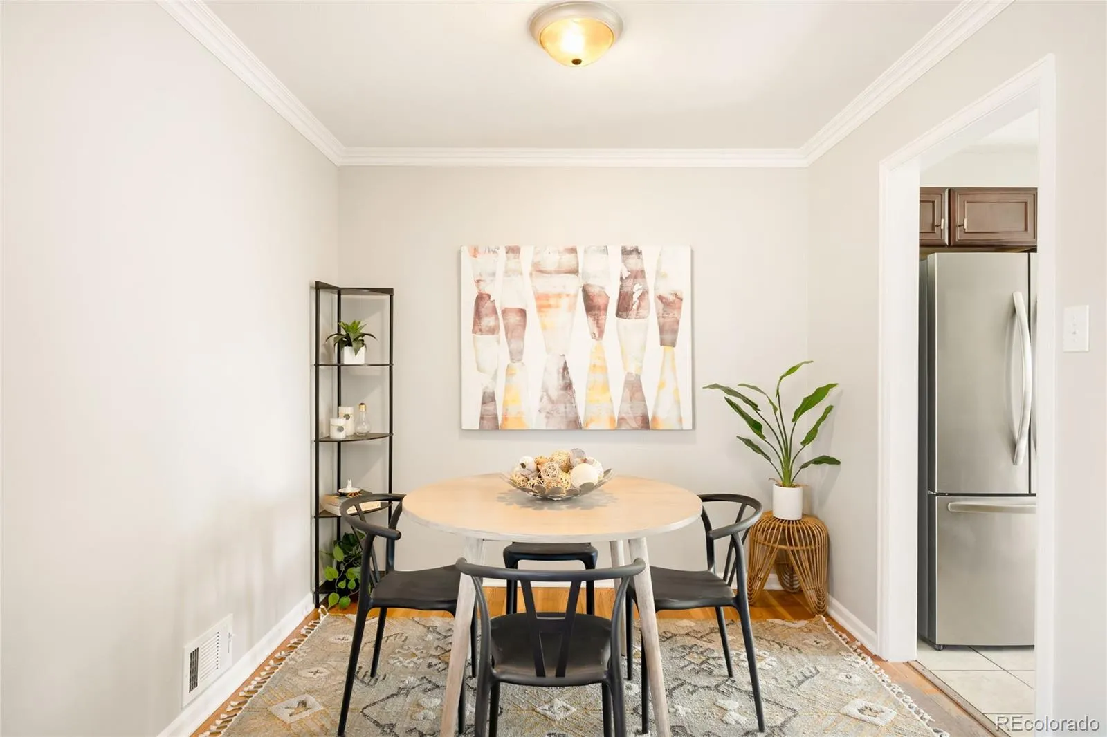 04102026212800 1600 3