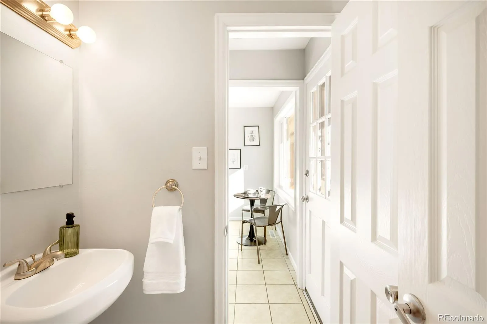 04102026212800 1600 9