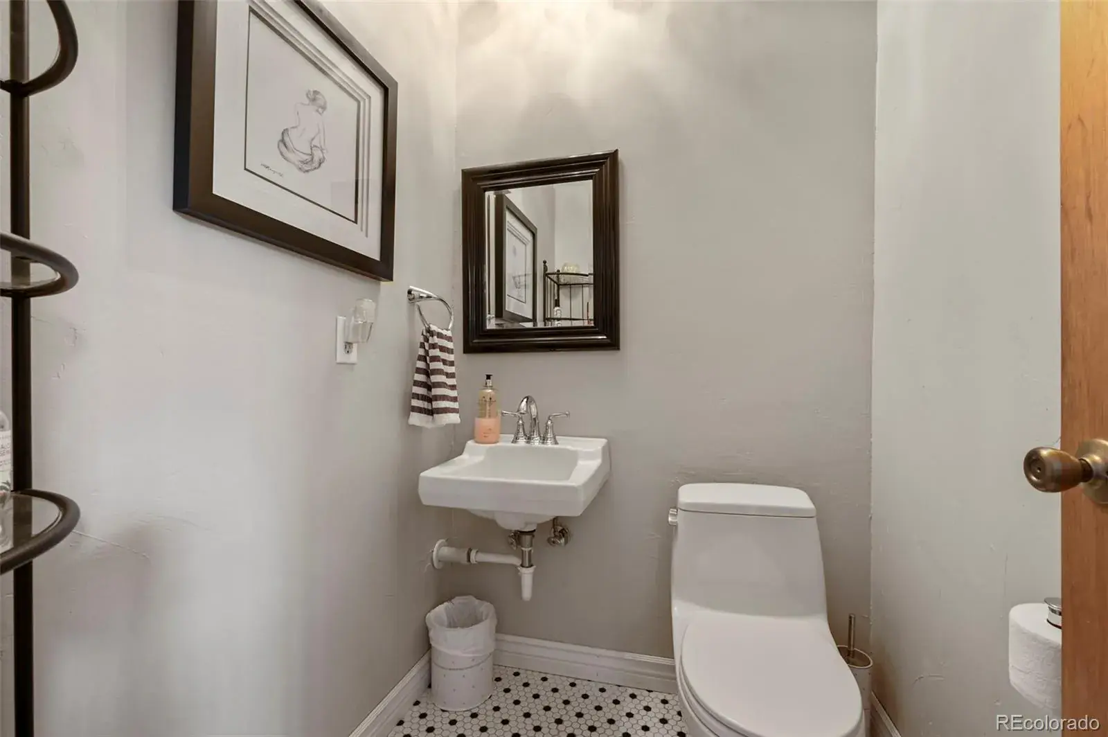 10092025153720 1600 16