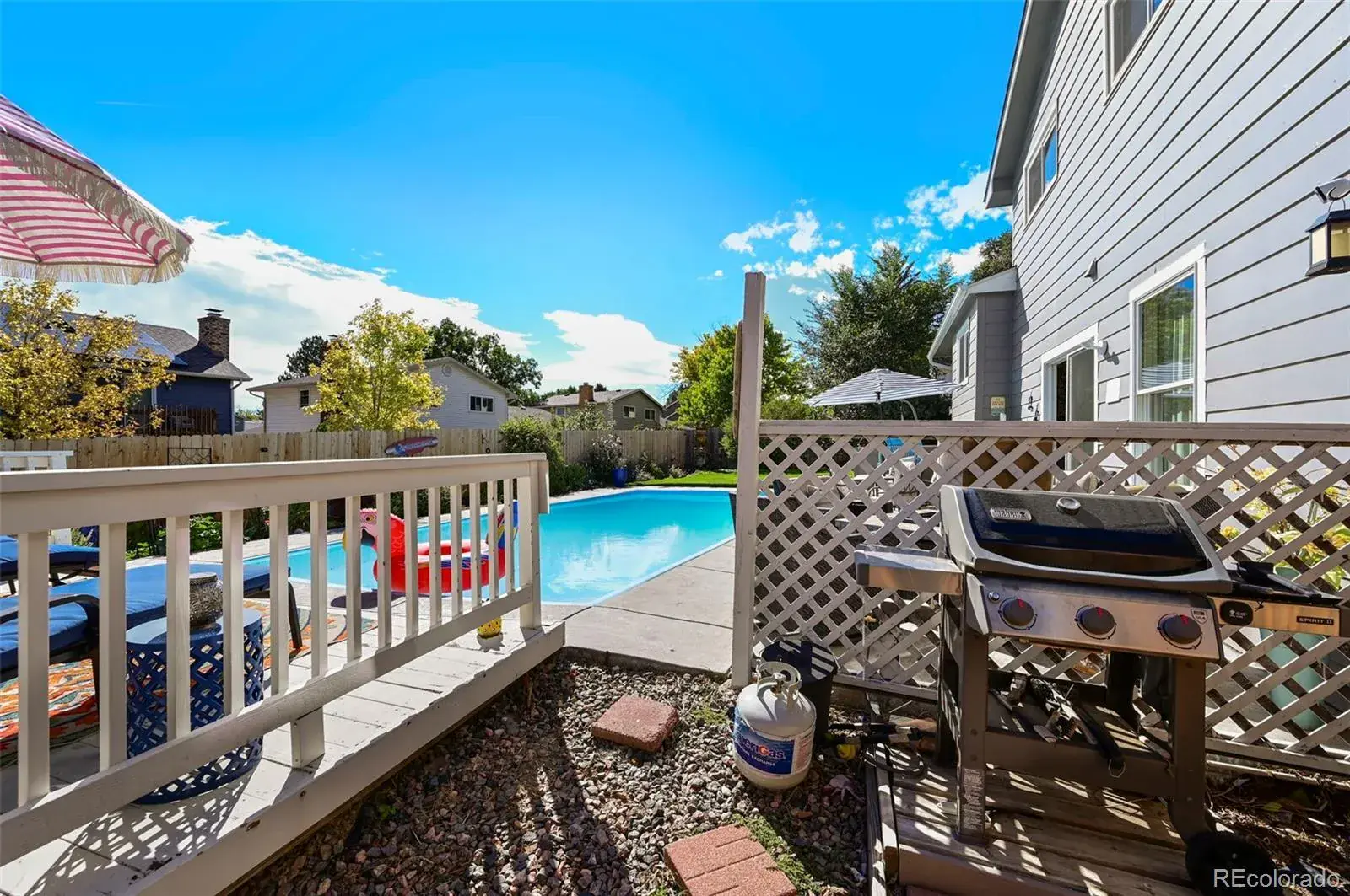 10092025153720 1600 40