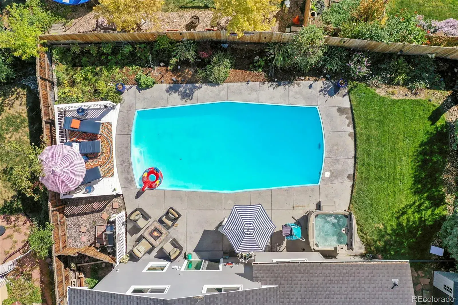 10092025153720 1600 42