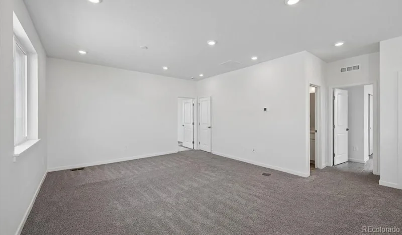 5751 S De Gaulle Court Aurora CO 80016 | MLS #REC7642985 09232026005312 800 12