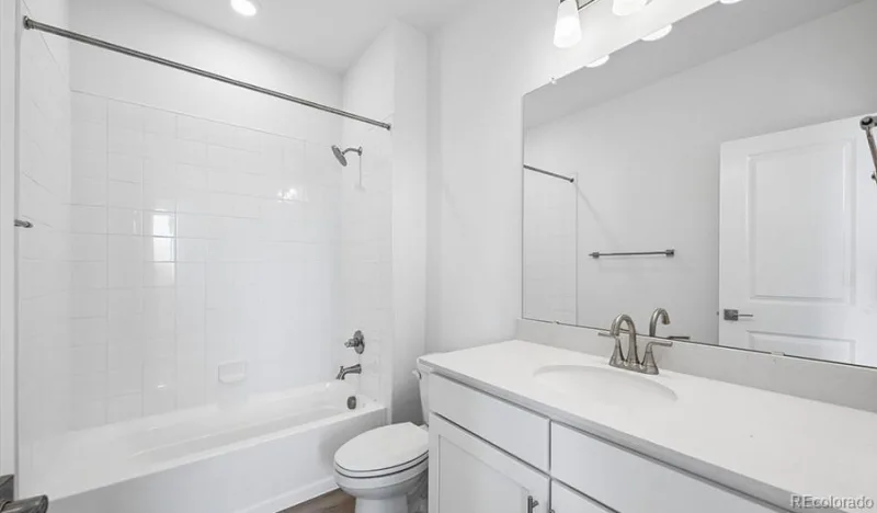 5751 S De Gaulle Court Aurora CO 80016 | MLS #REC7642985 09232026005312 800 17