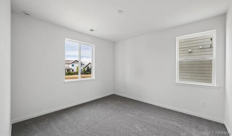 5751 S De Gaulle Court Aurora CO 80016 | MLS #REC7642985 09232026005312 800 2