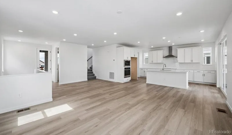 5751 S De Gaulle Court Aurora CO 80016 | MLS #REC7642985 09232026005312 800 5