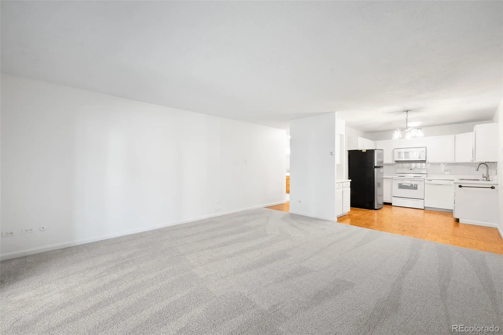 9655 E Center Avenue #8A Denver CO 80247 | MLS #REC7651245 09232026005430 1600 27