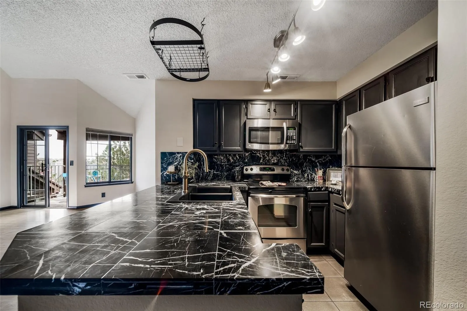 846 S Vance Street #C Lakewood CO 80226 MLS #REC7656582 05202026195259 1600 15