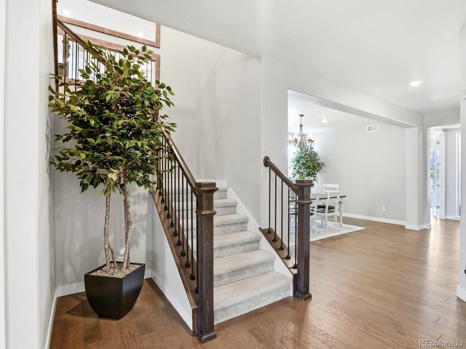 8275 Arapahoe Peak Street Littleton CO 80125 | MLS #REC7657566 08102026174628 1600 13