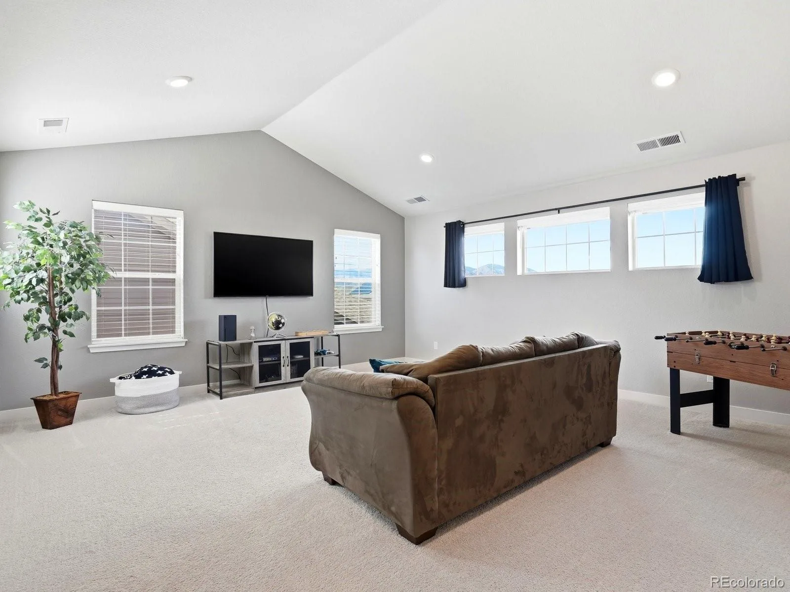 8275 Arapahoe Peak Street Littleton CO 80125 | MLS #REC7657566 08102026174628 1600 22