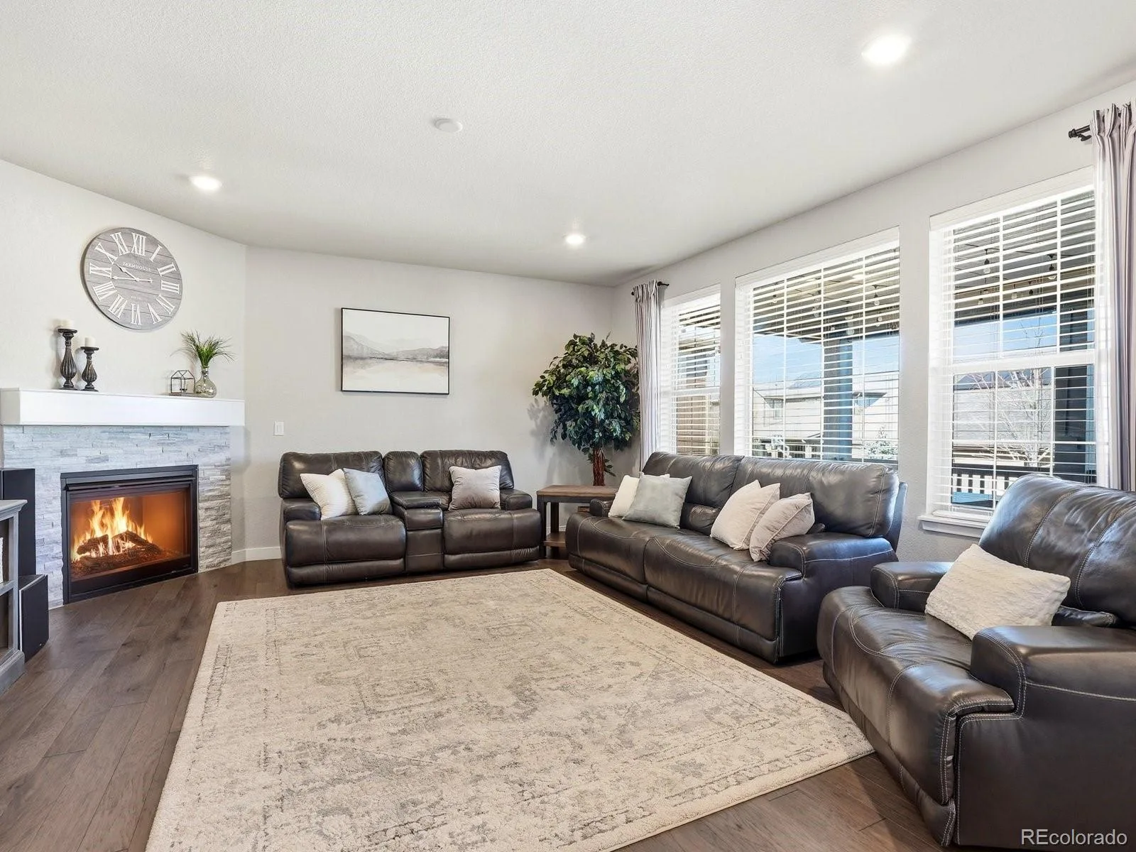 8275 Arapahoe Peak Street Littleton CO 80125 | MLS #REC7657566 08102026174628 1600 3