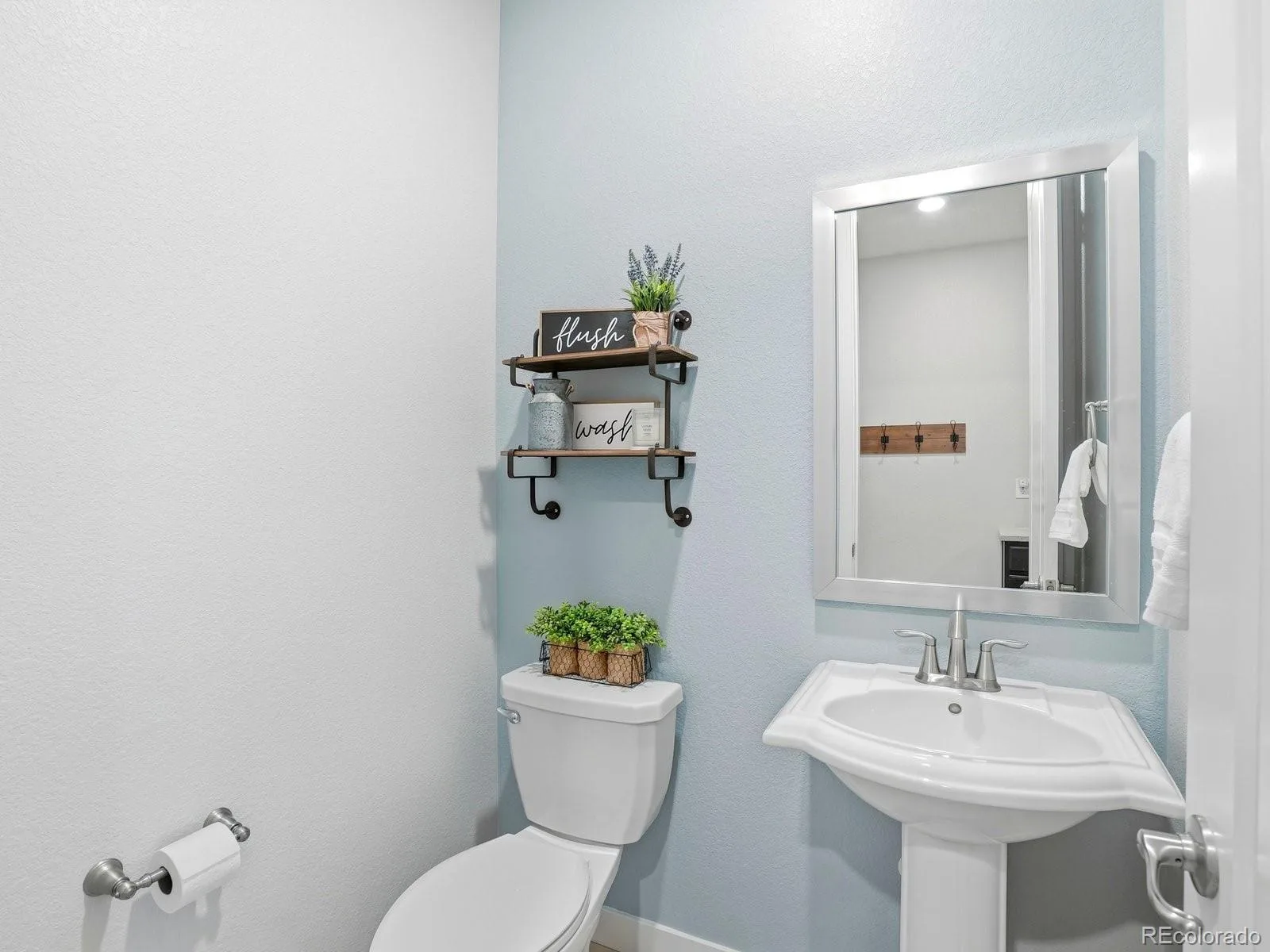 8275 Arapahoe Peak Street Littleton CO 80125 | MLS #REC7657566 08102026174628 1600 30