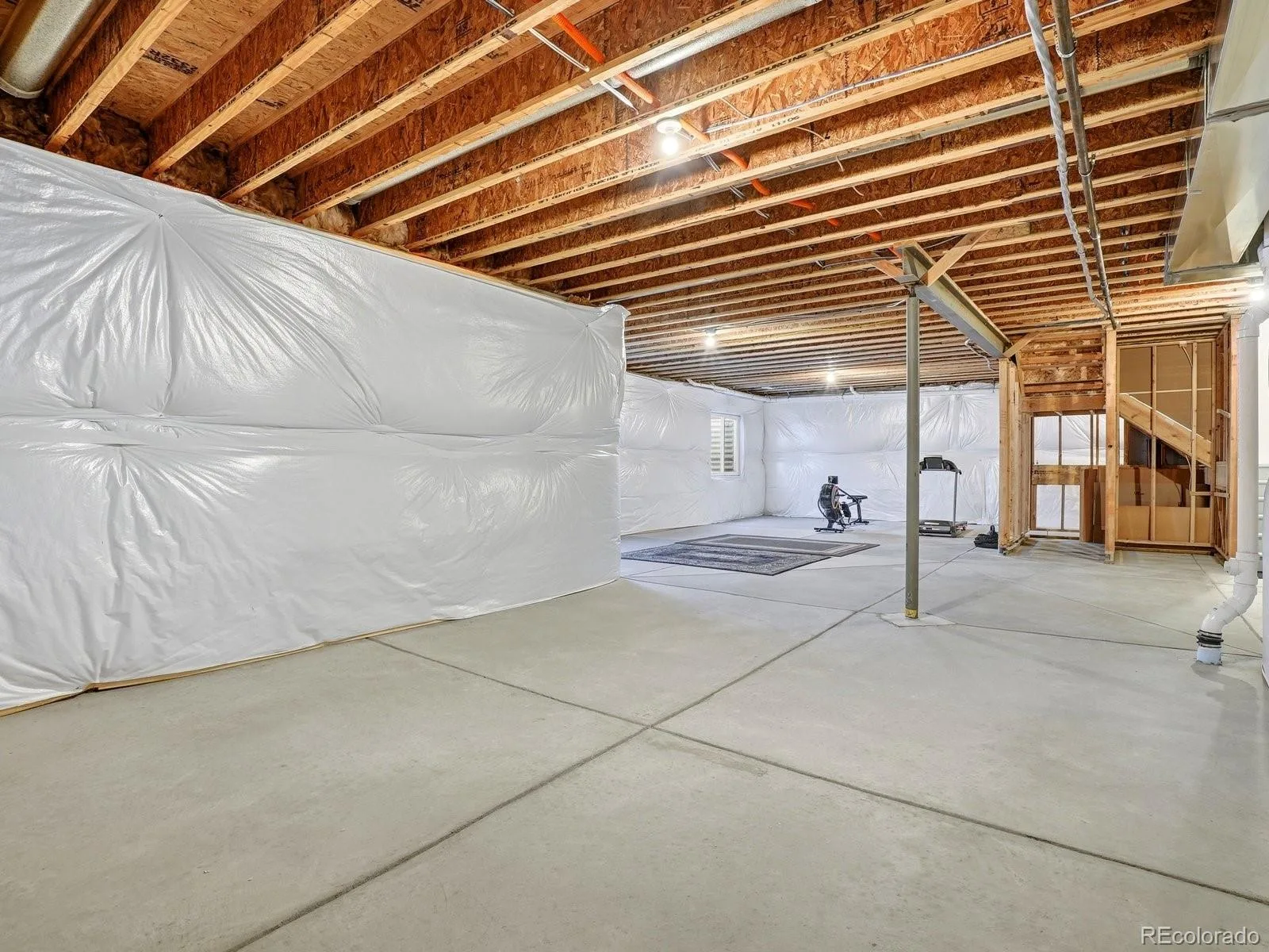 8275 Arapahoe Peak Street Littleton CO 80125 | MLS #REC7657566 08102026174628 1600 44
