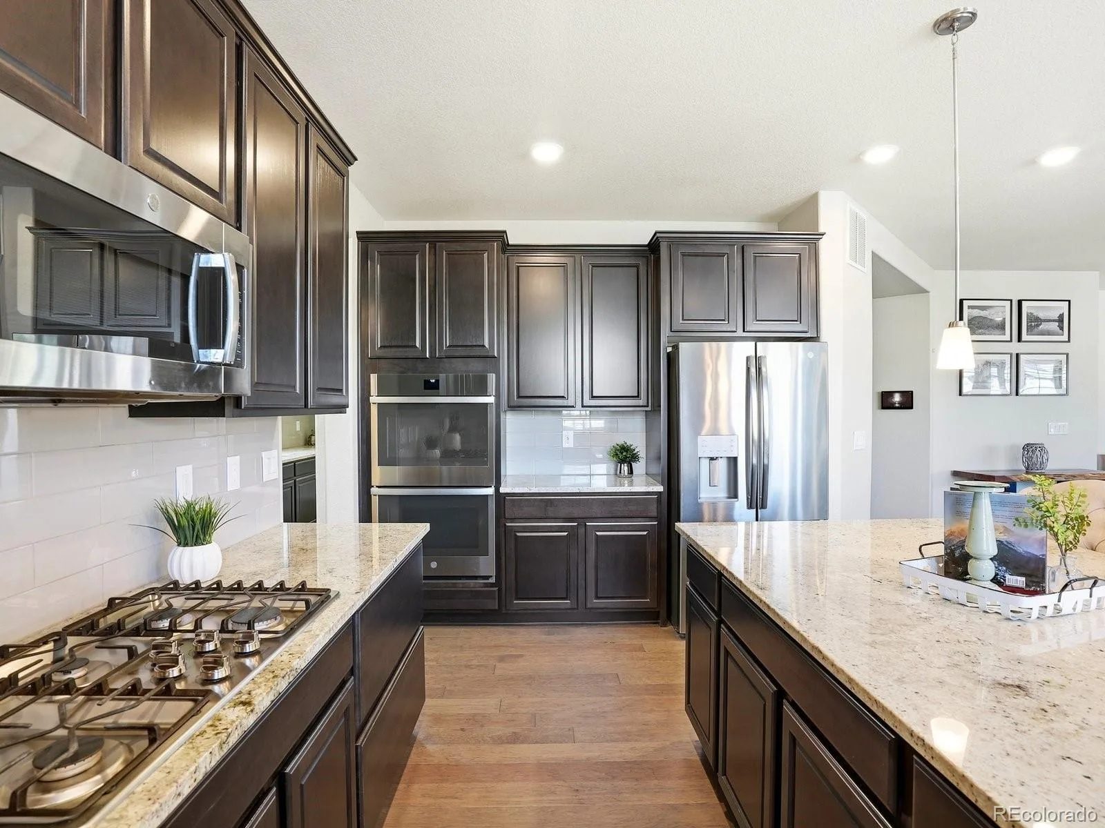 8275 Arapahoe Peak Street Littleton CO 80125 | MLS #REC7657566 08102026174628 1600 6
