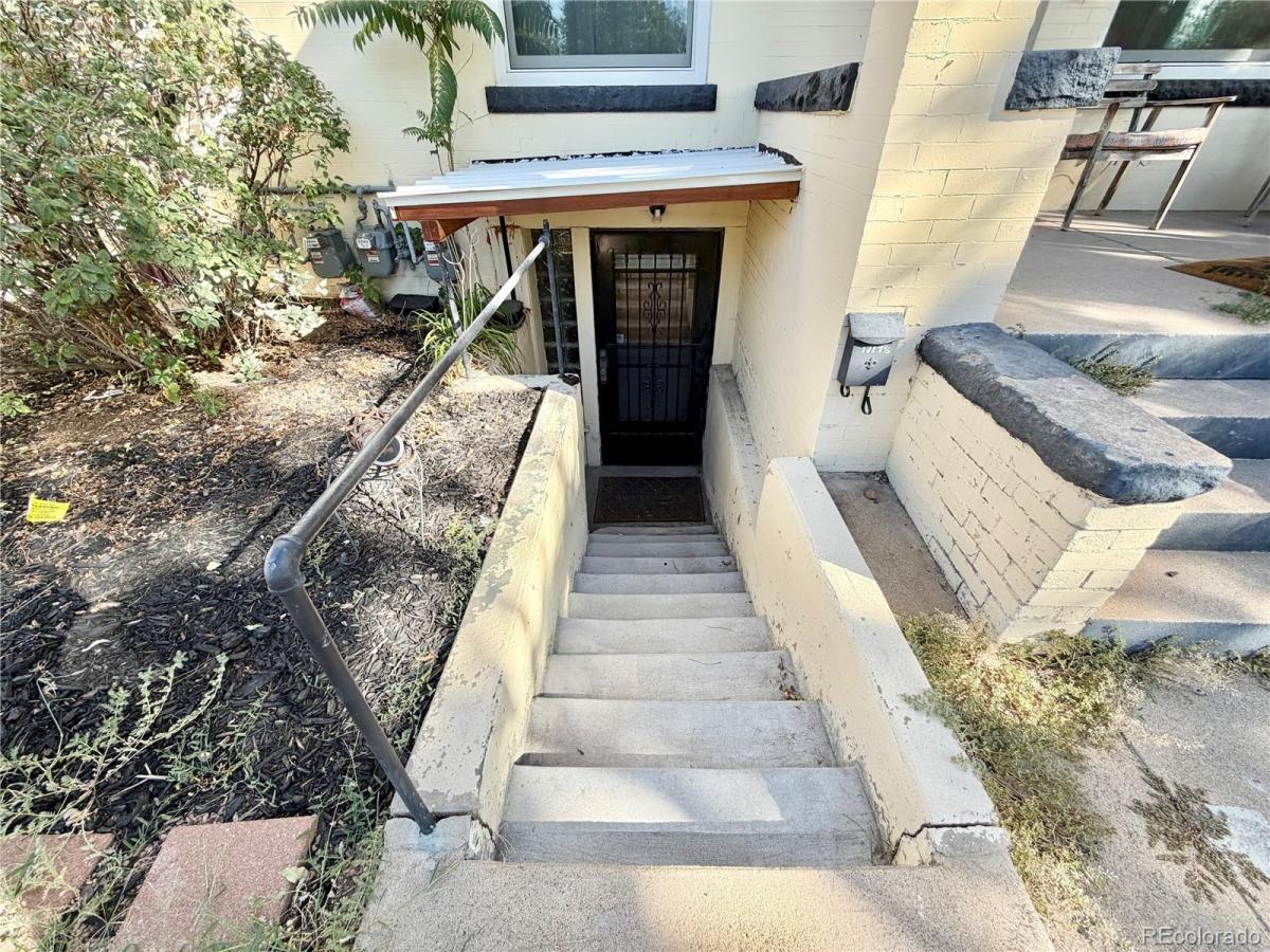 1717 E 29th Ave 1/2 Denver CO 80205 | MLS #REC7658158 MLS #REC7658158 image #0