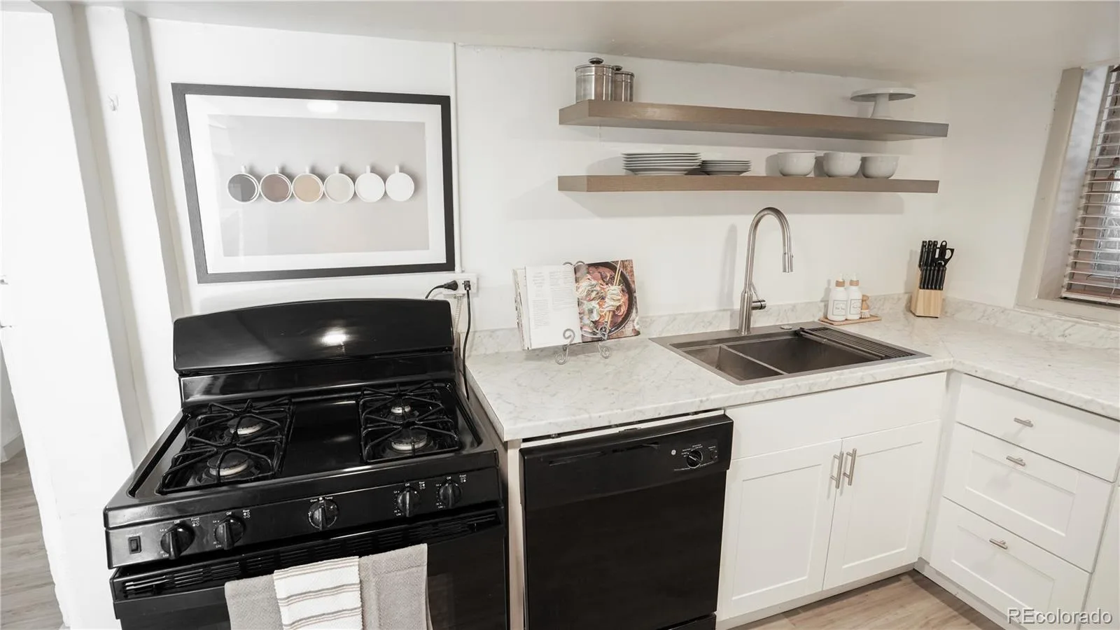 1717 E 29th Ave 1/2 Denver CO 80205 | MLS #REC7658158 09222026225035 1600 4