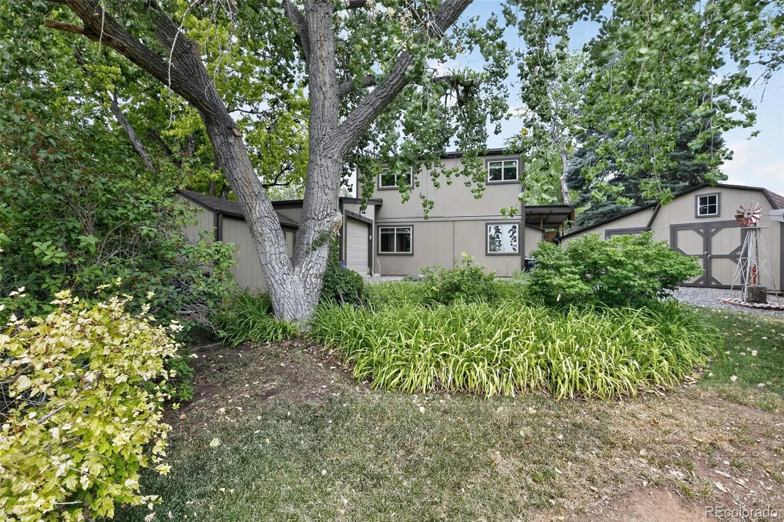 4551 S Ouray Way Aurora CO 80015 MLS #REC7658563 07092026155131 1600 28