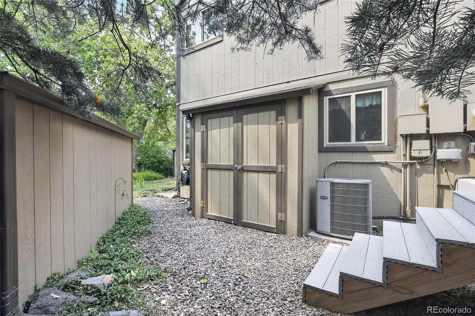 4551 S Ouray Way Aurora CO 80015 MLS #REC7658563 07092026155131 1600 29