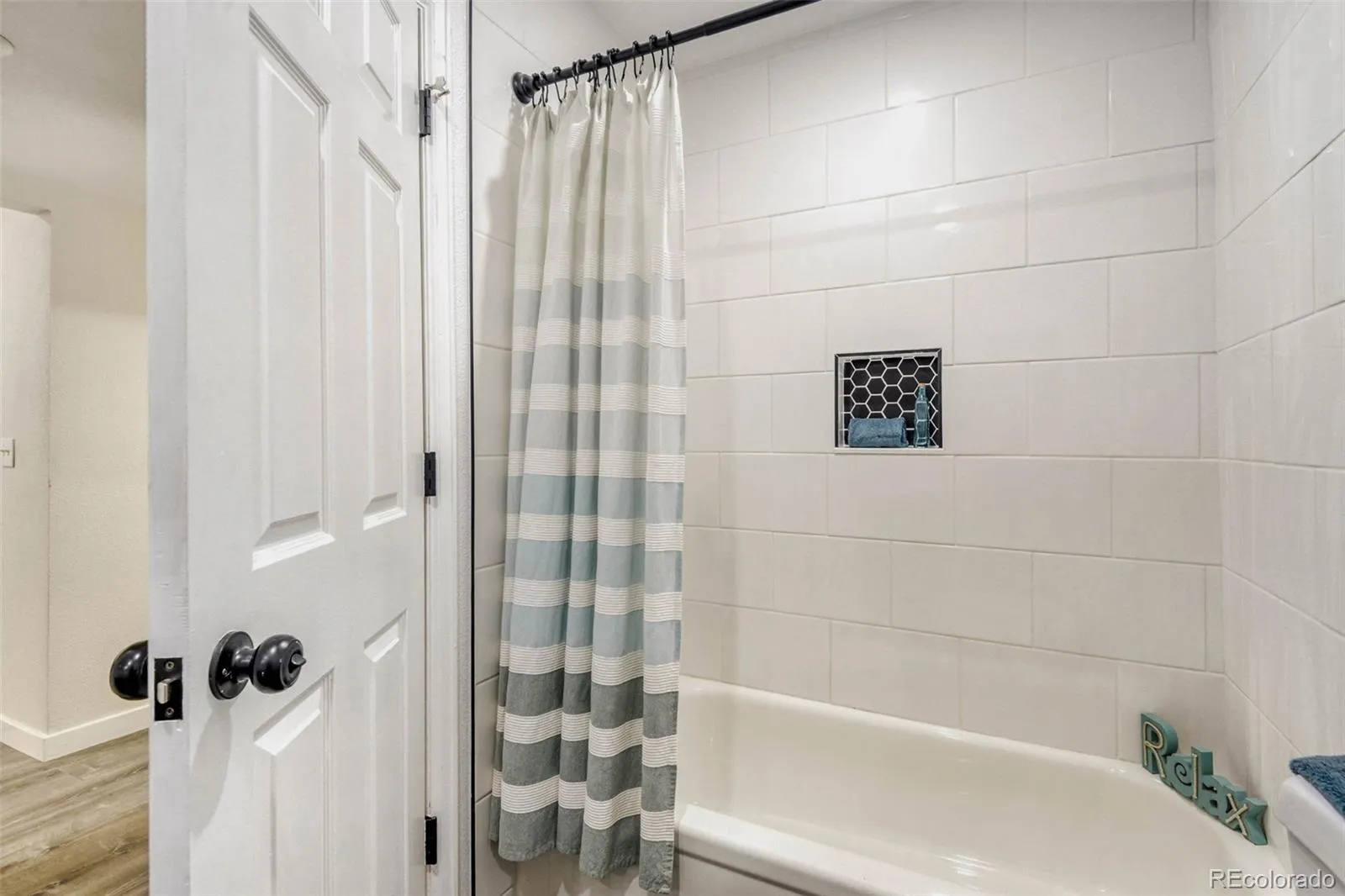 13322 E Asbury Drive Aurora CO 80014 MLS #REC7659962 04302026010501 1600 15