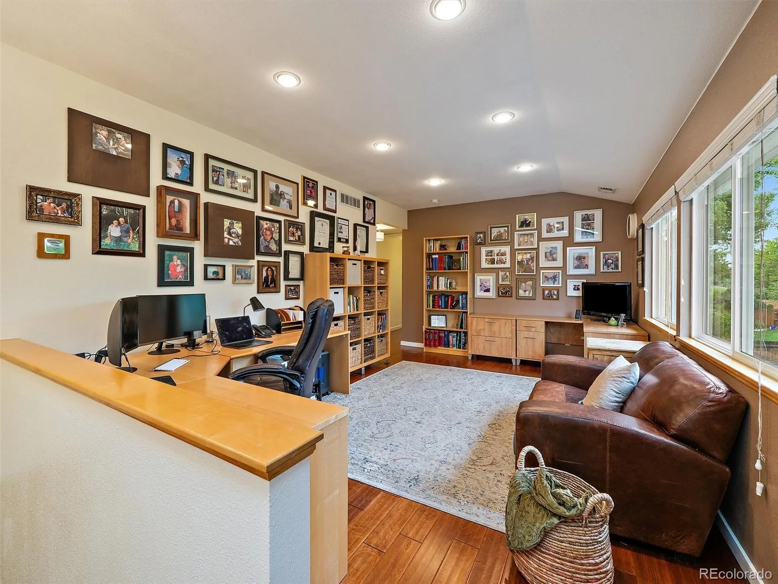 2490 S Holly Place Denver CO 80222 MLS #REC7661497 06102026191014 1600 27
