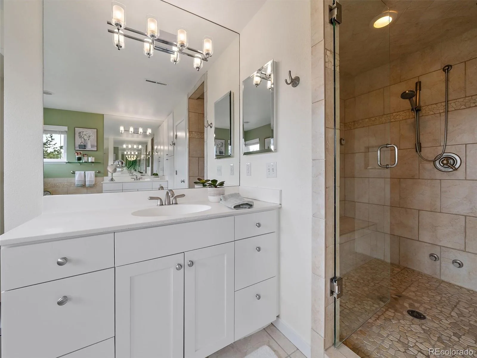 2490 S Holly Place Denver CO 80222 MLS #REC7661497 06102026191014 1600 35