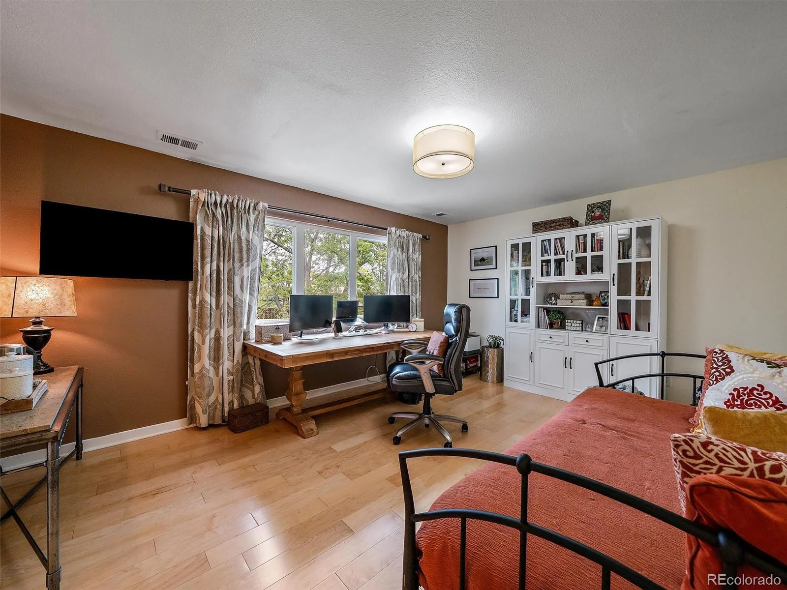2490 S Holly Place Denver CO 80222 MLS #REC7661497 06102026191014 1600 39